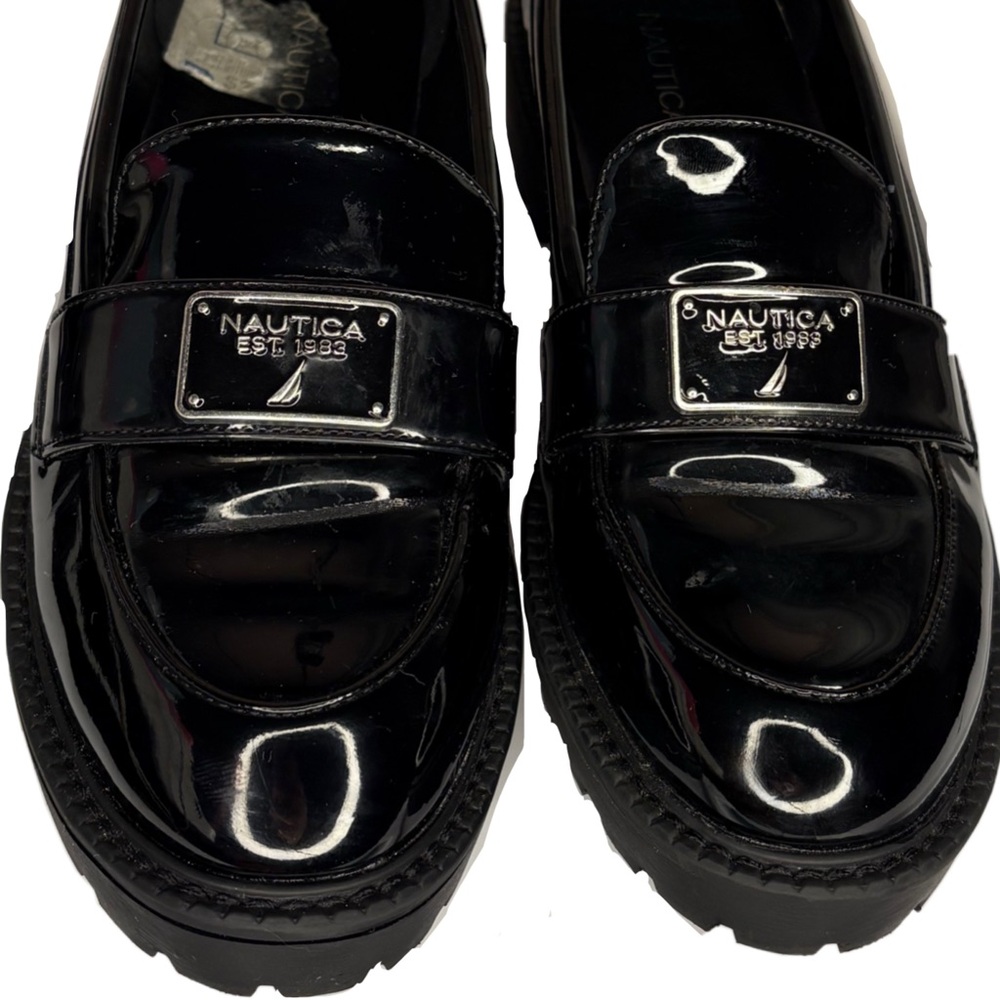 Nautica womens Black patent Loafers size 7.5 in great preowned condition - Picture 3 of 6